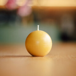Свічка-куля із бджолиного воску, 6 см