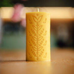 Свічка з бджолиного воску "Цвітна"