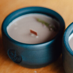 "Магія сандалу", свічка в кераміці з ароматом сандалу