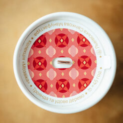 Свічка із соєвого воску з ароматом "троянда та удове дерево"