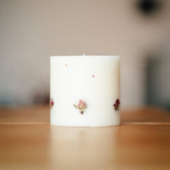 "Трояндова таємниця", свічка-циліндр 9х9 см з ароматом троянди та рожевого перцю