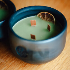 "Лимонна вербена", свічка в кераміці на три ґноти з ароматом вербени та імбиру